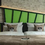 - The Niu, Hop By Ihg Hotel 3*