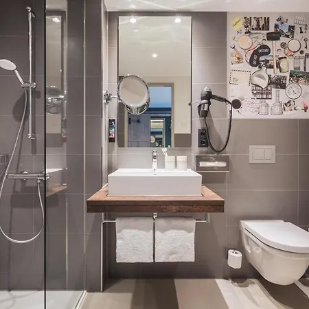 - The Niu, Hop By Ihg Отель Форххайм