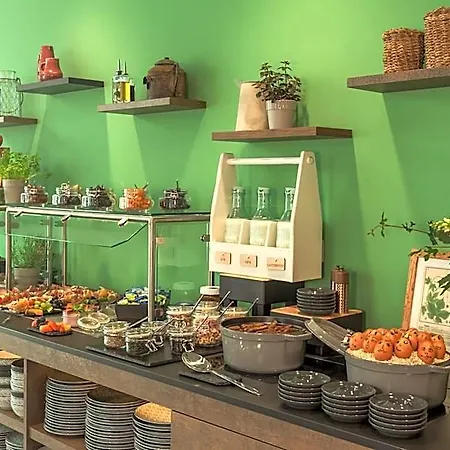 - The Niu, Hop By Ihg Hotel