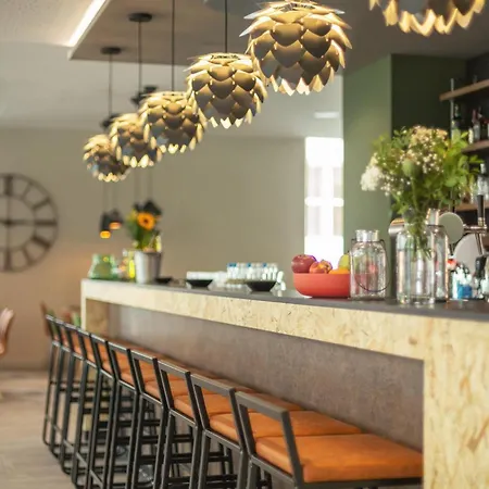 - The Niu, Hop By Ihg 3*