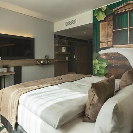 - The Niu, Hop By Ihg 3*