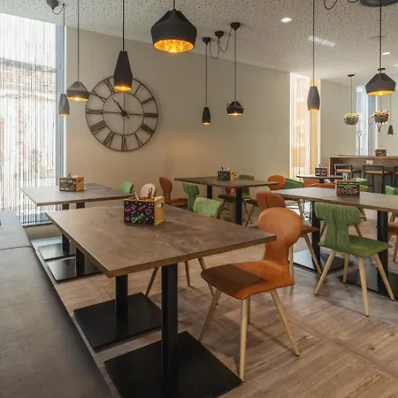 - The Niu, Hop By Ihg Форххайм