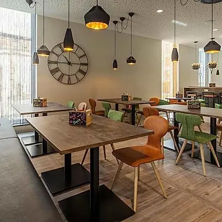 - The Niu, Hop By Ihg 3*