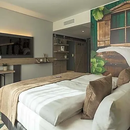 - The Niu, Hop By Ihg 3*